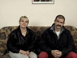 Die scharfe kurzhaarige Milf auf der Straße abgeschleppt und zu Hause gebumst