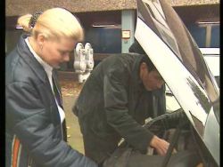 Heiße Uschi wird von urstigem Handwerker flach gelegt