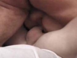 Zwei Kerle poppen ein Milf Luder beim flotten Dreier