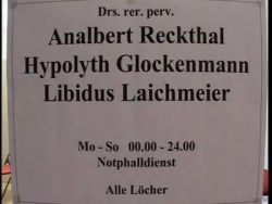 Beim Dreier wird die scharfe Mature in den Arsch gefickt
