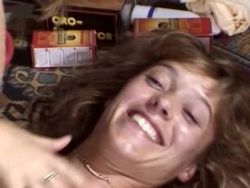 Eine Ladung Wichse für eine MILF mit einer struppigen Fickfotze