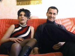 Kleinbrüstige Frau beim Pornocasting