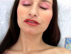 Intime Selbstbefriedigung mit Sex Toy der notgeilen Amateurin